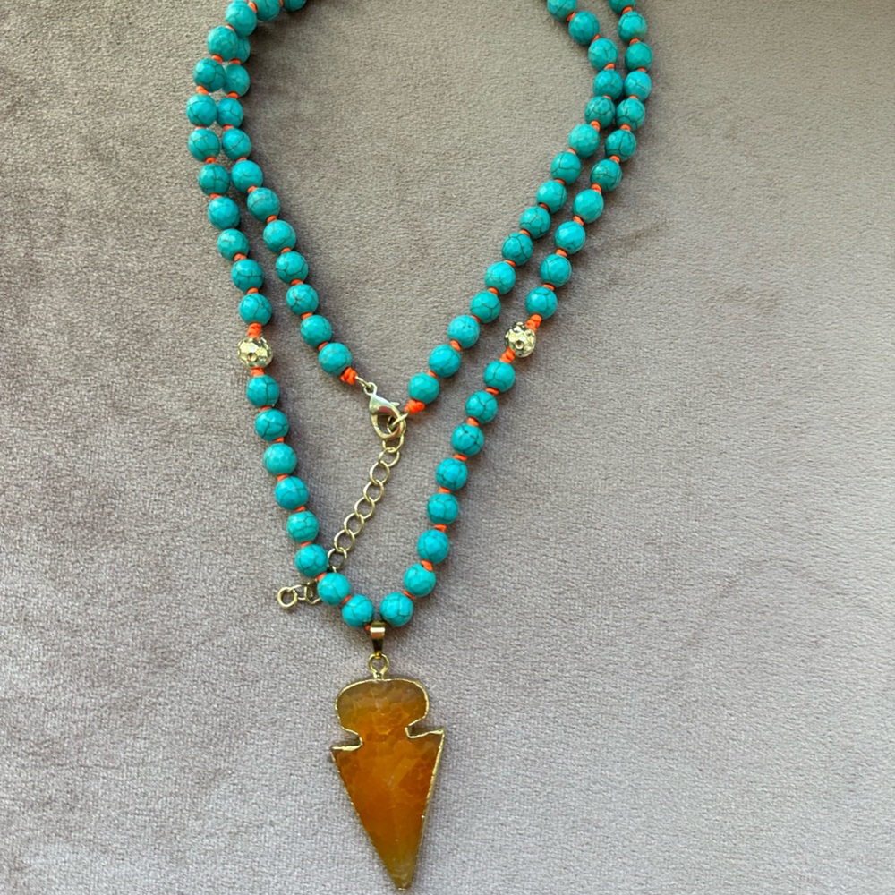 Gorgeous beaded necklace 😍